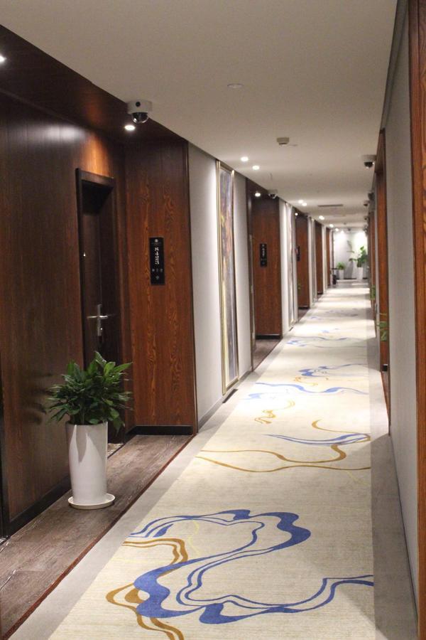 Metropolo,Shanghai,Hongqiao Airport,Wuzhong Road Exterior photo